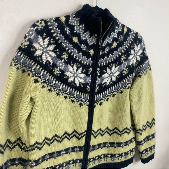 Nordic Patterned Women's Cardigan Sweater - Green and Black - Picture 3 of 10